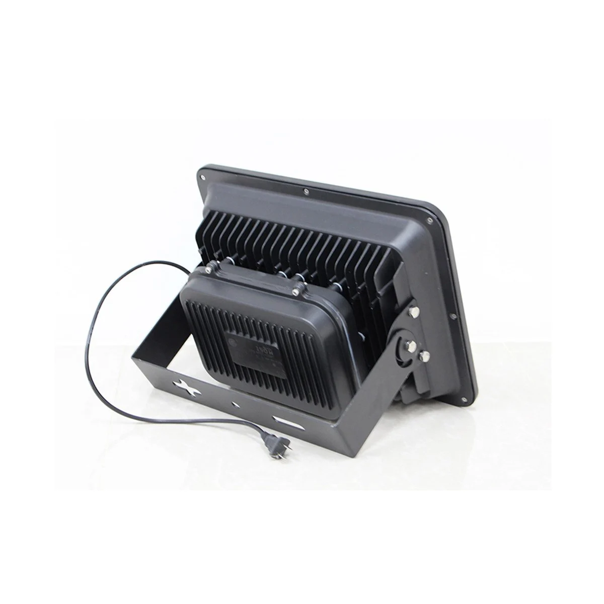 สปอร์ตไลท์ led 150w วอร์มไวท์ iwachi - Image 2