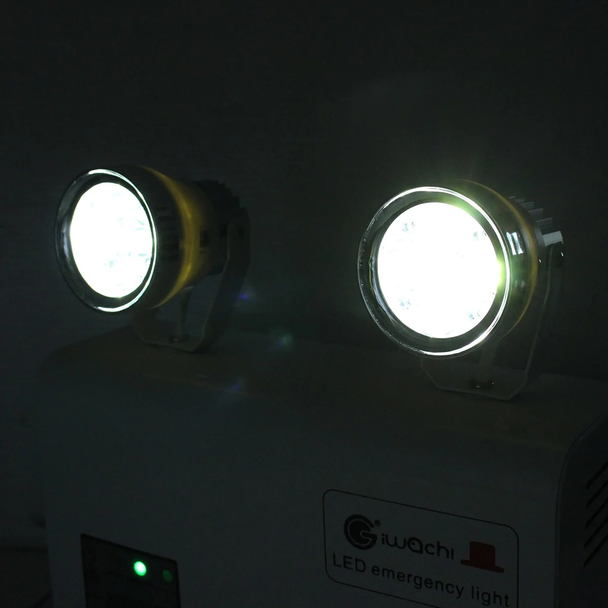 ไฟฉุกเฉิน LED 12W GE-2015 IWACHI - Image 4