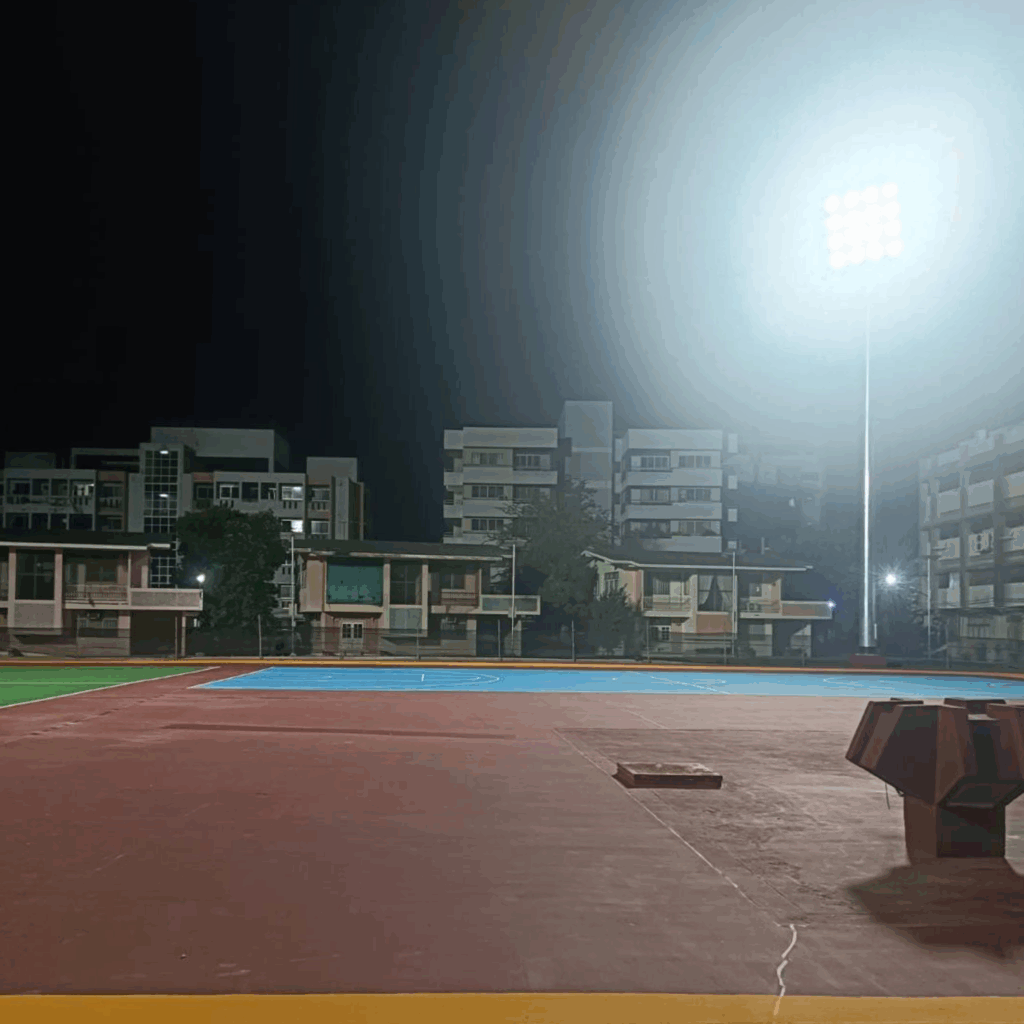 ผลงานการติดตั้งสปอร์ตไลท์ LED BRICK 400W 38 โคม ณ รพ.เมตตาประชารักษ์ (วัดไร่ขิง) จ.นครปฐม 02